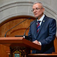 El secretario de Finanzas Óscar Flores Jiménez durante su comparecencia ante el Congreso del Estado de México